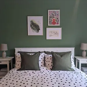 https://homely-2-bed-duplex-with-a-river-view.bournemouth-hotels.org